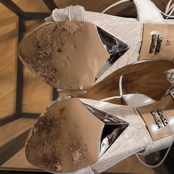 Herve Leger grey satin platform heels - Picture 6 of 8